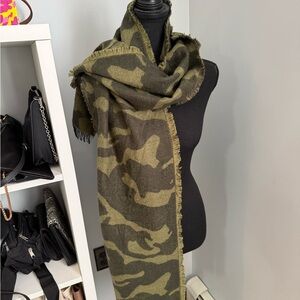 Women’s Camouflage Fringe Scarf Green Army Wrap